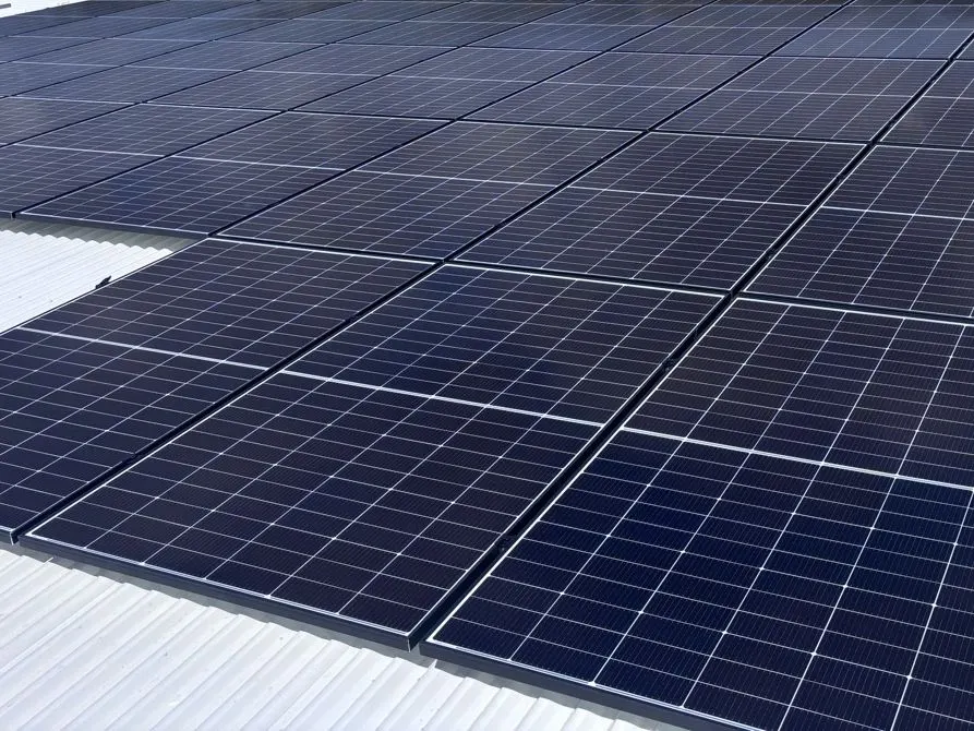 Commercial solar panels, on a new school building in Geelong Commercial solar panels installed by Velocity Solar on a new school building in Geelong