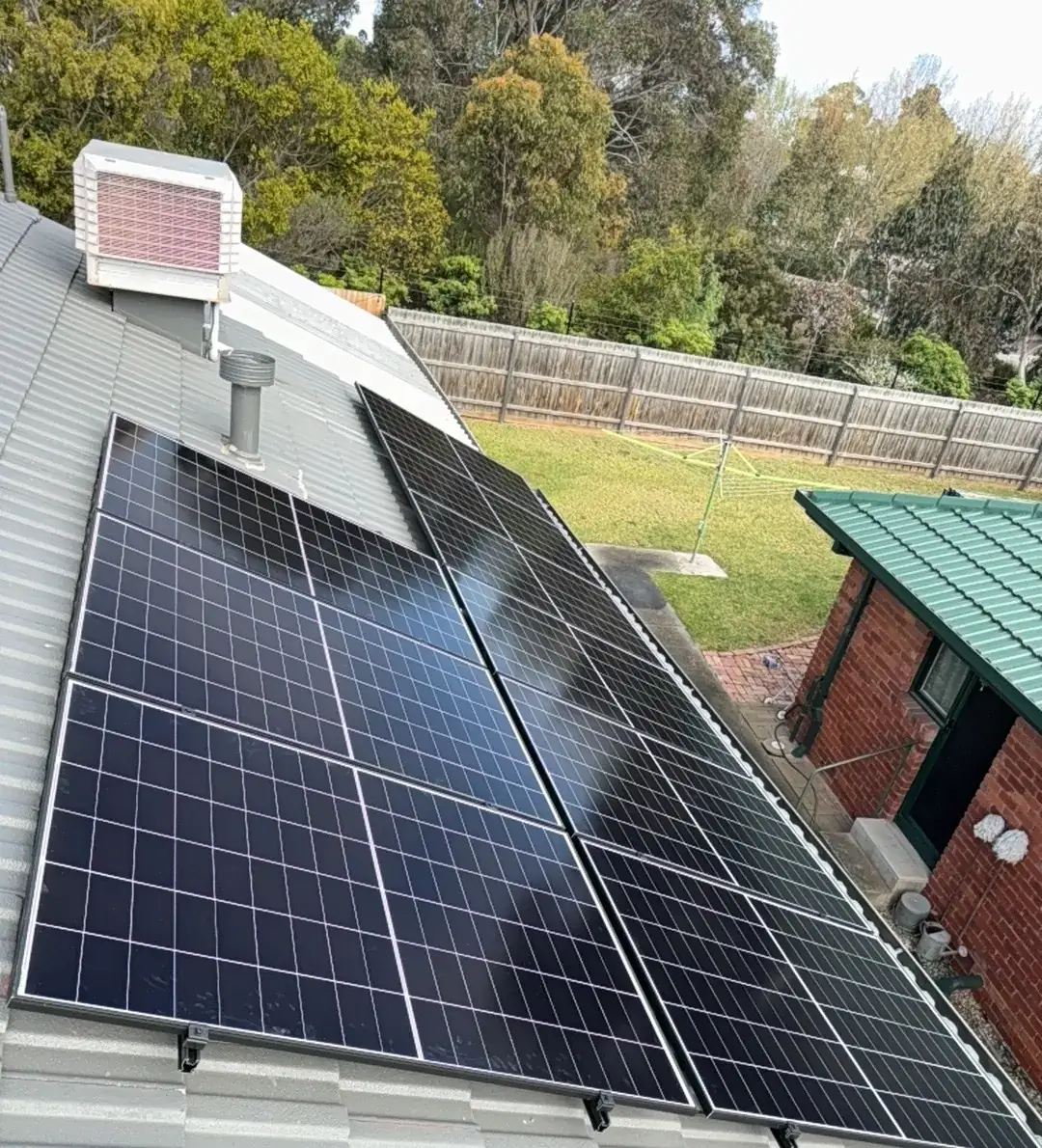 New rooftop solar panels, on a home in Werribee New rooftop solar panels installed by Velocity Solar on a home in Werribee